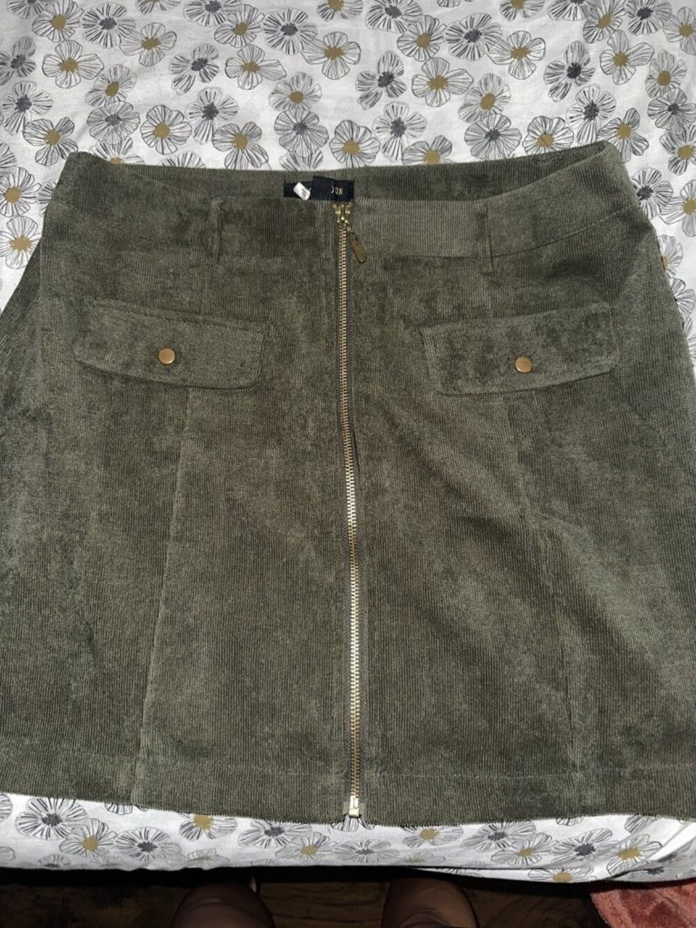 QED London Olive Suede Cargo Mini Skirt, Sz EU40/US8